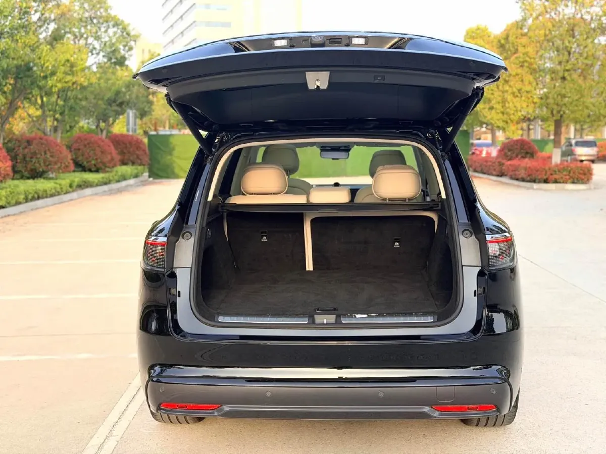 2025 AITO AITO M8 REEV 160HP REEV 53.4KWH,autocango,china used car exporter,china ev exporter,chinese used car exporter,chinese used ev exporter