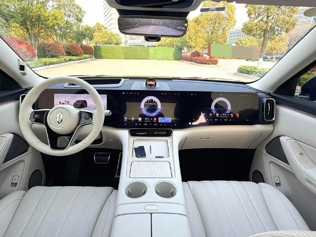 2025 AITO AITO M8 REEV 160HP REEV 53.4KWH,autocango,china used car exporter,china ev exporter,chinese used car exporter,chinese used ev exporter