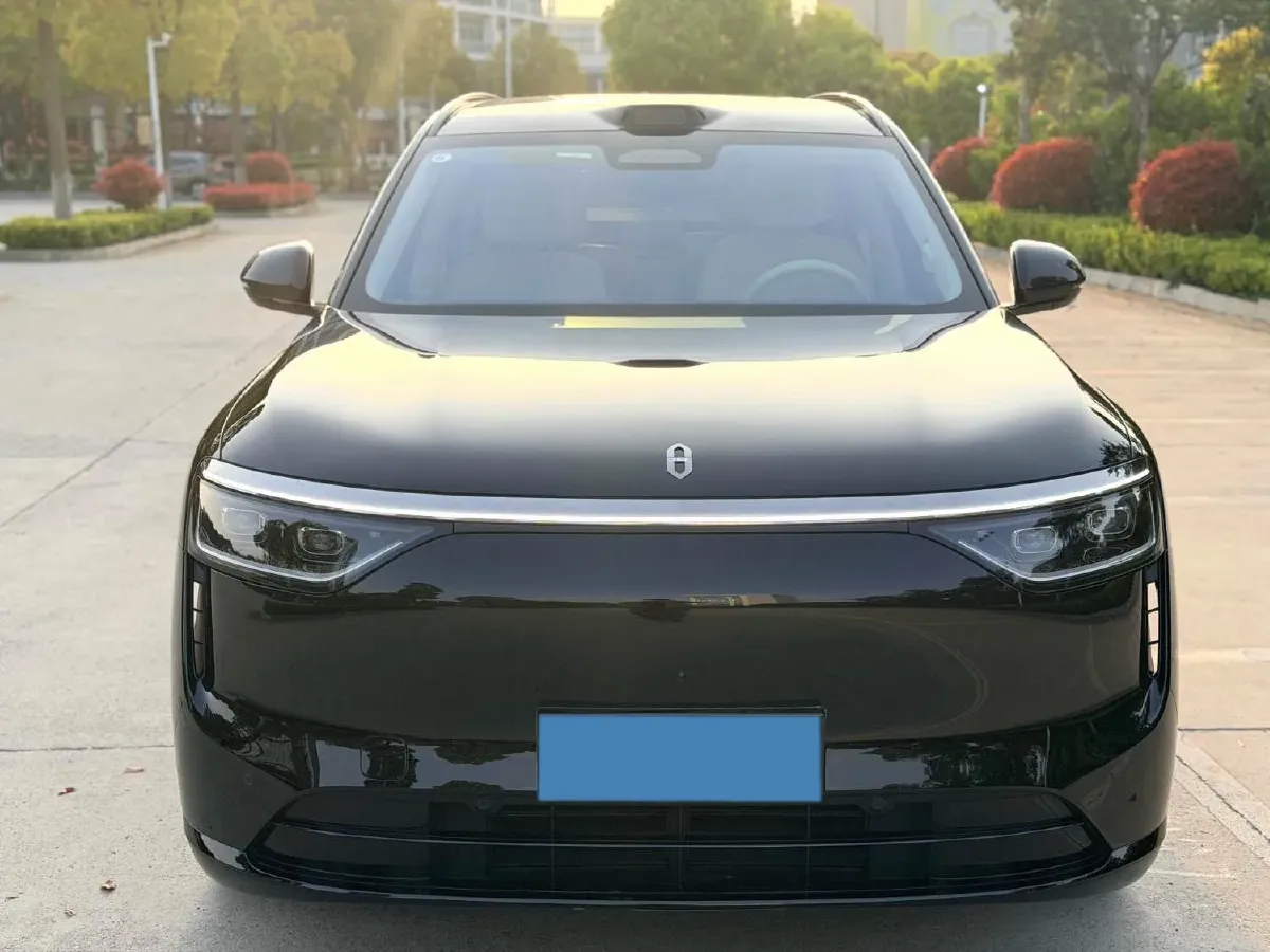 2025 AITO AITO M8 REEV 160HP REEV 53.4KWH,autocango,china used car exporter,china ev exporter,chinese used car exporter,chinese used ev exporter