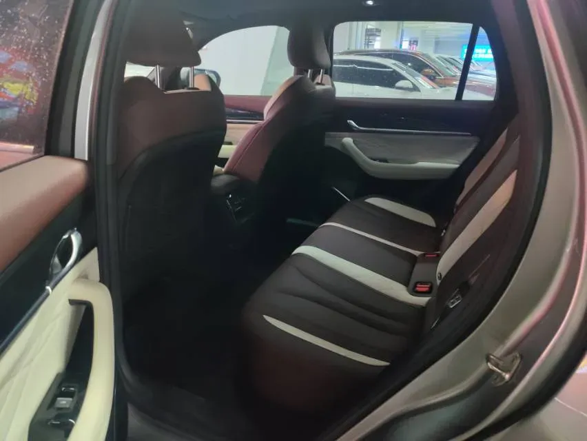 2024 Geely Monjaro 2.0T 238HP L4 8AT,autocango,china used car exporter,china ev exporter,chinese used car exporter,chinese used ev exporter