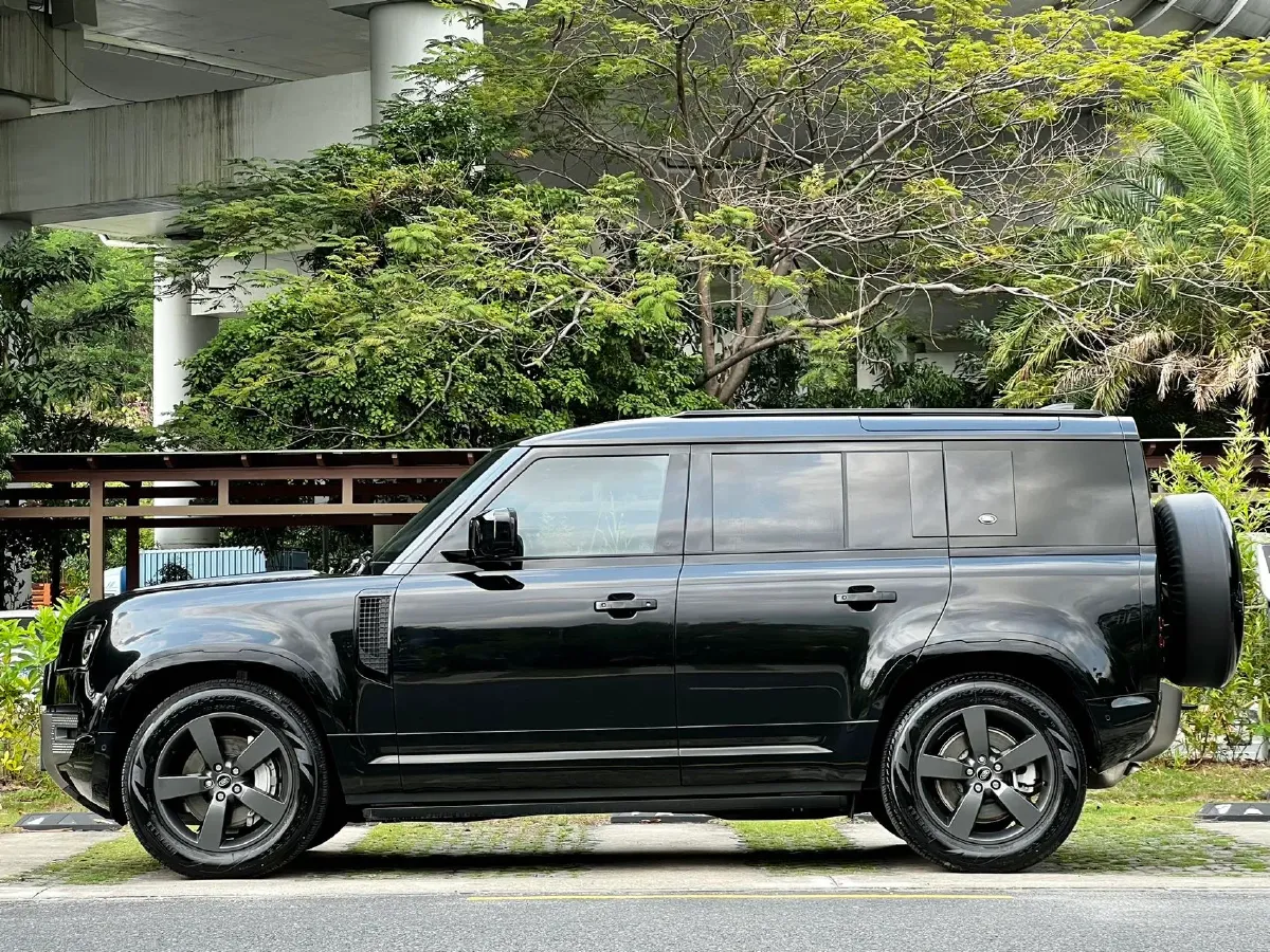 2024 Land Rover Defender 3.0T 400HP L6 8AT,autocango,china used car exporter,china ev exporter,chinese used car exporter,chinese used ev exporter