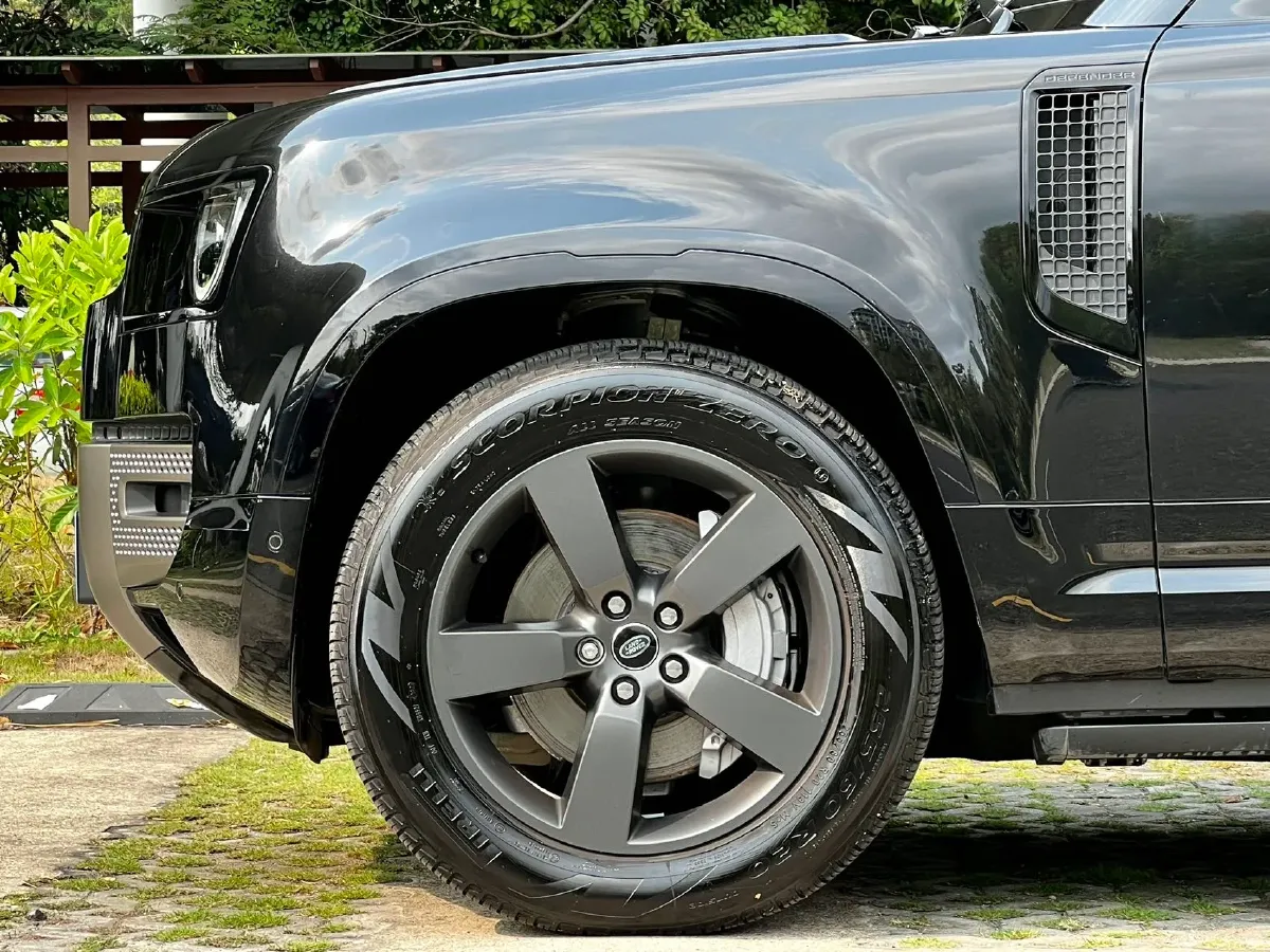 2024 Land Rover Defender 3.0T 400HP L6 8AT,autocango,china used car exporter,china ev exporter,chinese used car exporter,chinese used ev exporter