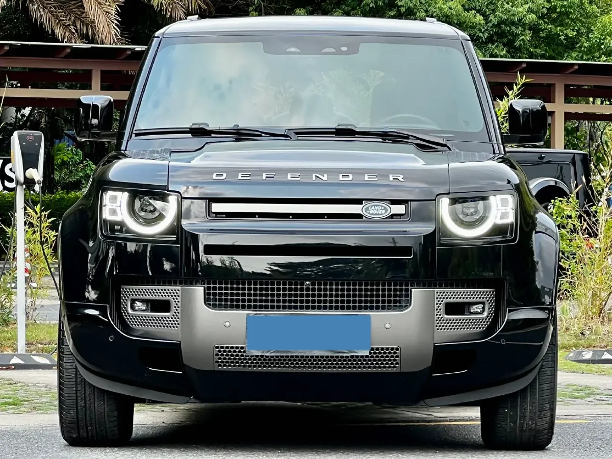 2024 Land Rover Defender 3.0T 400HP L6 8AT,autocango,china used car exporter,china ev exporter,chinese used car exporter,chinese used ev exporter