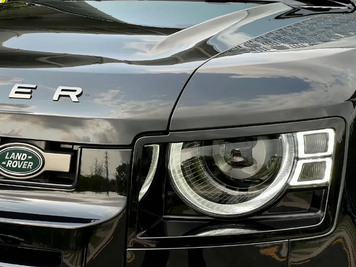 2024 Land Rover Defender 3.0T 400HP L6 8AT,autocango,china used car exporter,china ev exporter,chinese used car exporter,chinese used ev exporter