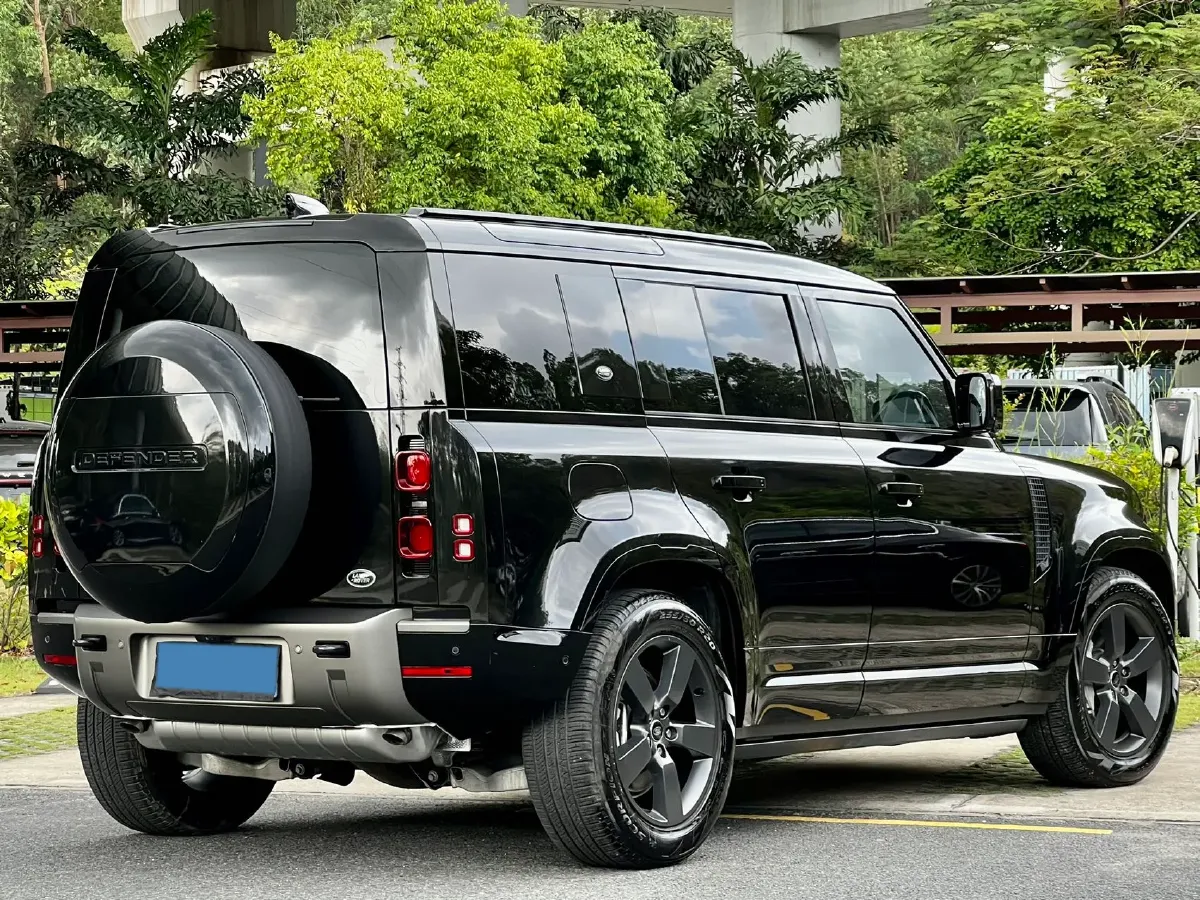 2024 Land Rover Defender 3.0T 400HP L6 8AT,autocango,china used car exporter,china ev exporter,chinese used car exporter,chinese used ev exporter