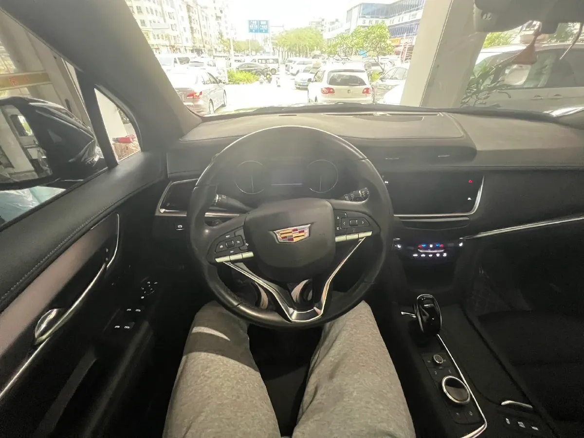 2022 Cadillac XT6 2.0T 237HP L4 9AT,autocango,china used car exporter,china ev exporter,chinese used car exporter,chinese used ev exporter