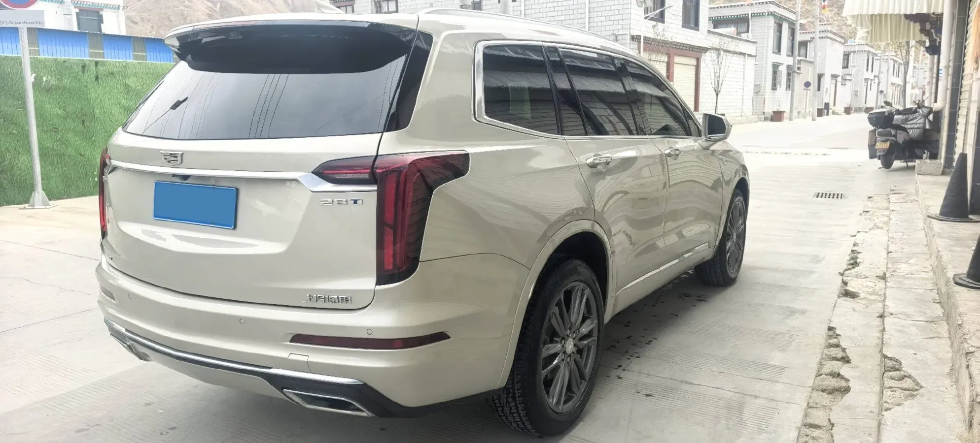 2022 Cadillac XT6 2.0T 237HP L4 9AT,autocango,china used car exporter,china ev exporter,chinese used car exporter,chinese used ev exporter