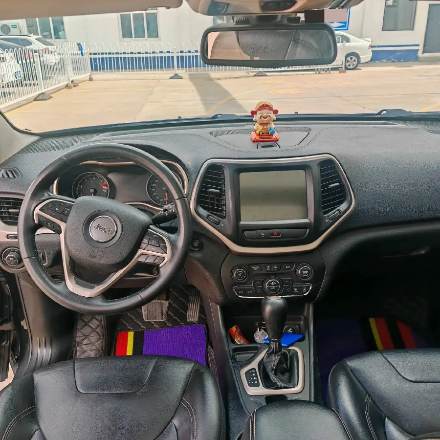 2017 Jeep Cherokee 2.0L 155HP L4 9AT,autocango,china used car exporter,china ev exporter,chinese used car exporter,chinese used ev exporter