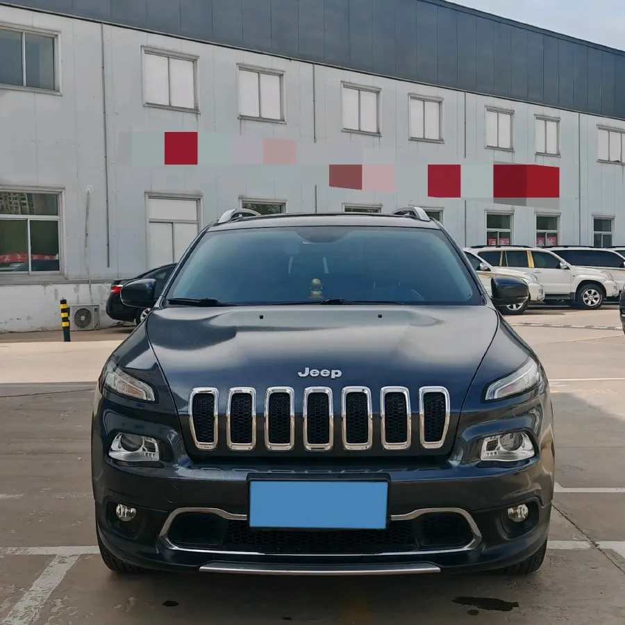 2017 Jeep Cherokee 2.0L 155HP L4 9AT,autocango,china used car exporter,china ev exporter,chinese used car exporter,chinese used ev exporter