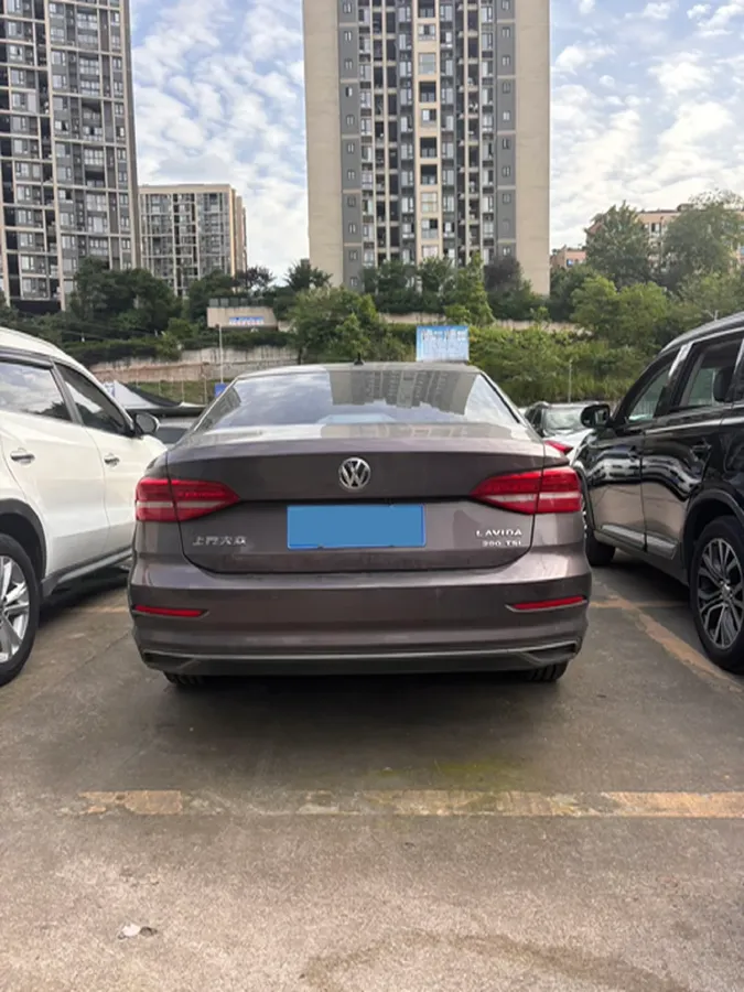 2018 Skoda Karoq 1.4T 150HP L4 7DCT,autocango,china used car exporter,china ev exporter,chinese used car exporter,chinese used ev exporter