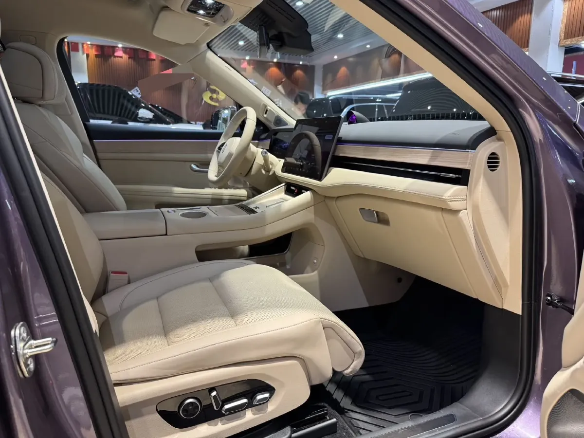 2025 AITO AITO M5 1.5T 152HP L4 REEV 42KWH,autocango,china used car exporter,china ev exporter,chinese used car exporter,chinese used ev exporter