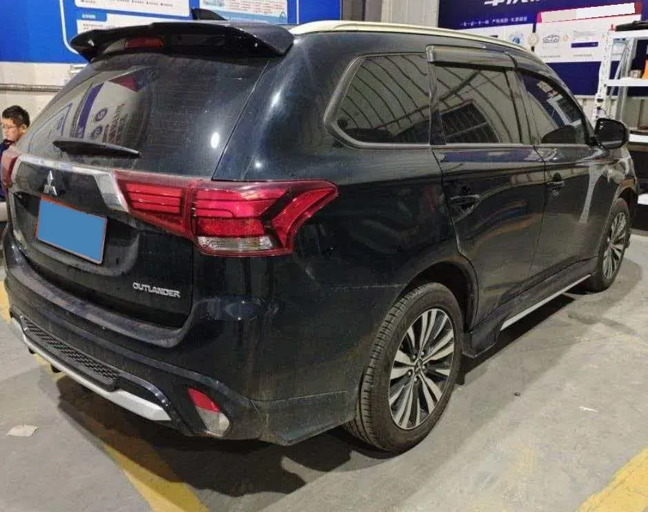 2021 Mitsubishi Outlander 2.0L 166HP L4 CVT,autocango,china used car exporter,china ev exporter,chinese used car exporter,chinese used ev exporter