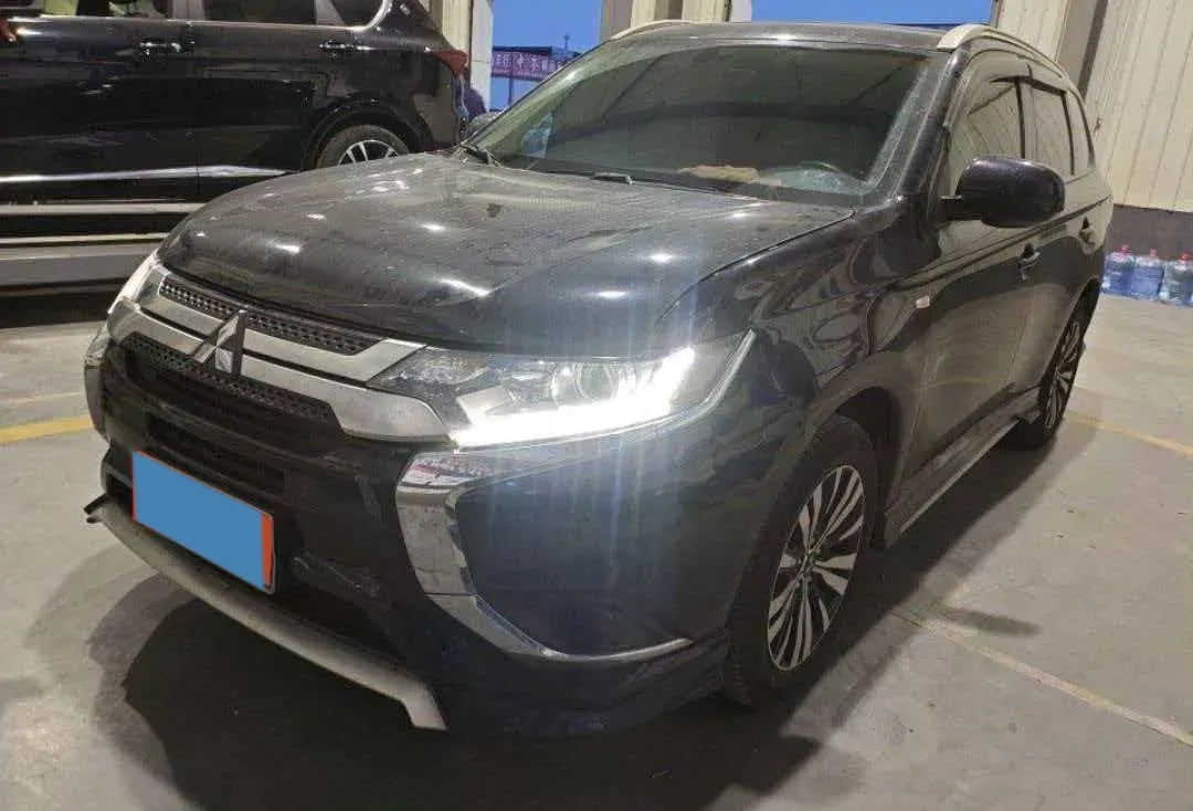 2021 Mitsubishi Outlander 2.0L 166HP L4 CVT,autocango,china used car exporter,china ev exporter,chinese used car exporter,chinese used ev exporter