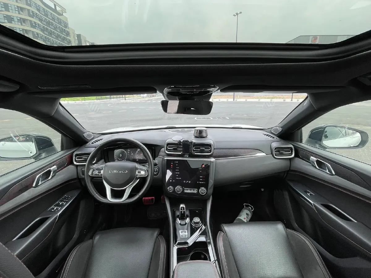 2019 LYNK&CO 01 2.0T 190HP L4 6AT,autocango,china used car exporter,china ev exporter,chinese used car exporter,chinese used ev exporter