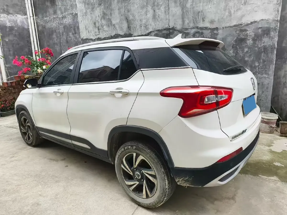 2017 HaiMa S5 Young Edition 1.6L 122HP L4 5MT,autocango,china used car exporter,china ev exporter,chinese used car exporter,chinese used ev exporter
