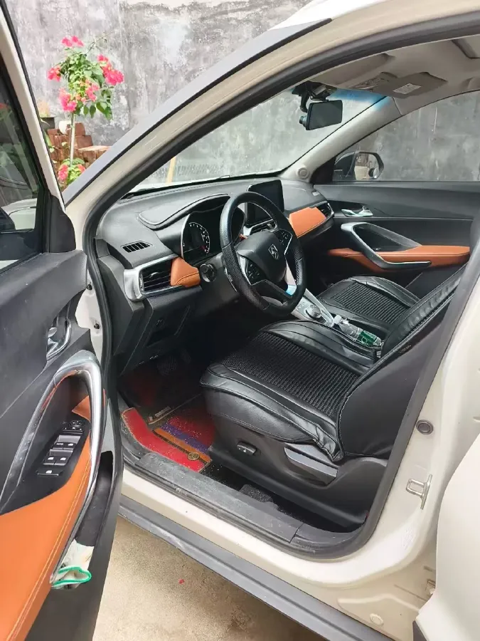2017 HaiMa S5 Young Edition 1.6L 122HP L4 5MT,autocango,china used car exporter,china ev exporter,chinese used car exporter,chinese used ev exporter