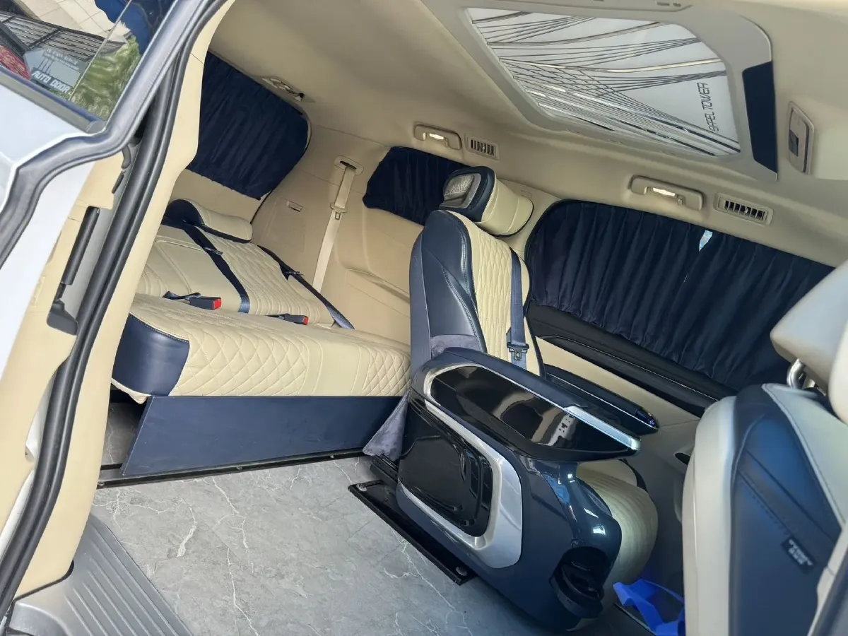 2022 Buick GL8 2.0T 237HP L4 9AT,autocango,china used car exporter,china ev exporter,chinese used car exporter,chinese used ev exporter