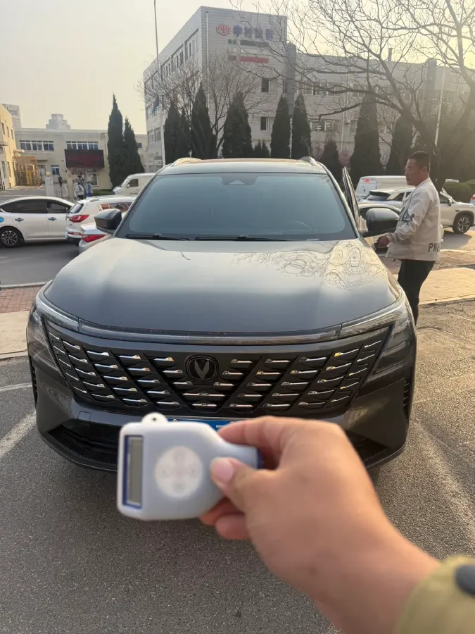 2025 ChangAn CS75 Plus 1.5T 192HP L4 8AT,autocango,china used car exporter,china ev exporter,chinese used car exporter,chinese used ev exporter