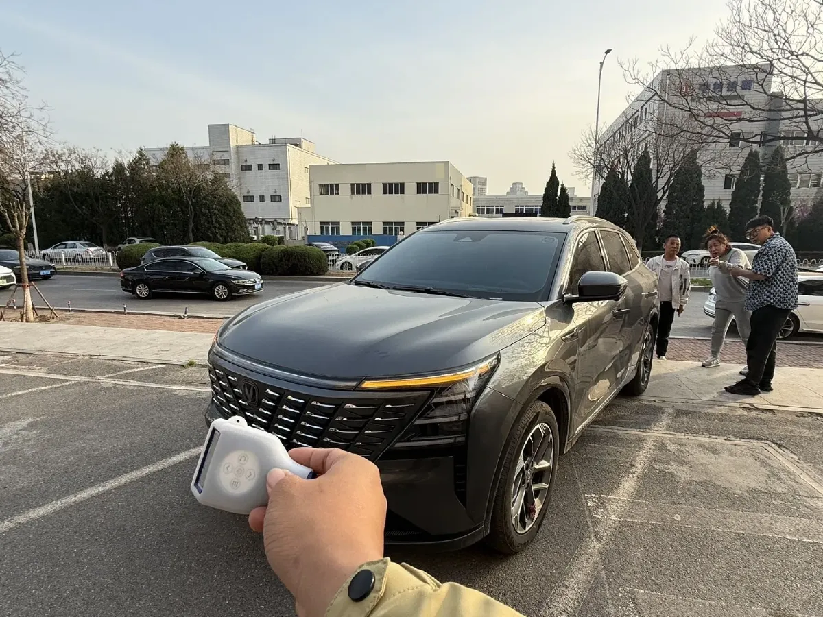 2025 ChangAn CS75 Plus 1.5T 192HP L4 8AT,autocango,china used car exporter,china ev exporter,chinese used car exporter,chinese used ev exporter