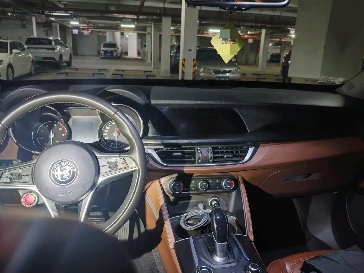 2017 Jaguar XE 2.0T 240HP L4 8AT,autocango,china used car exporter,china ev exporter,chinese used car exporter,chinese used ev exporter