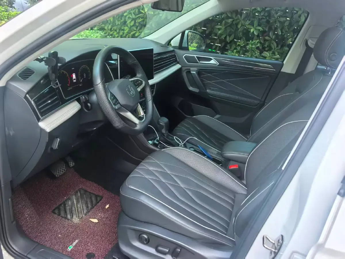 2023 Volkswagen Tiguan L 2.0T 186HP L4 7DCT,autocango,china used car exporter,china ev exporter,chinese used car exporter,chinese used ev exporter