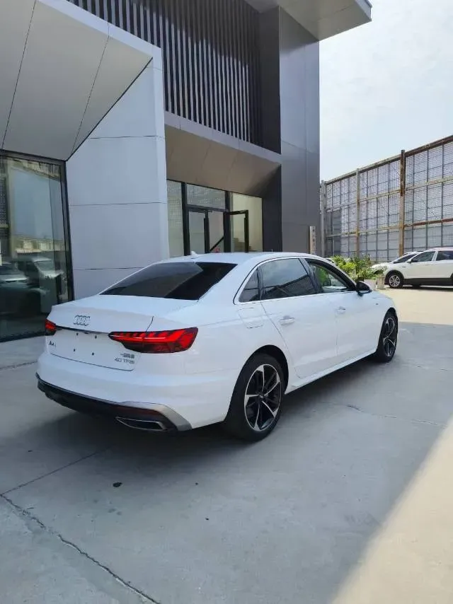 2020 Audi A4L 2.0T 190HP L4 7DCT,autocango,china used car exporter,china ev exporter,chinese used car exporter,chinese used ev exporter
