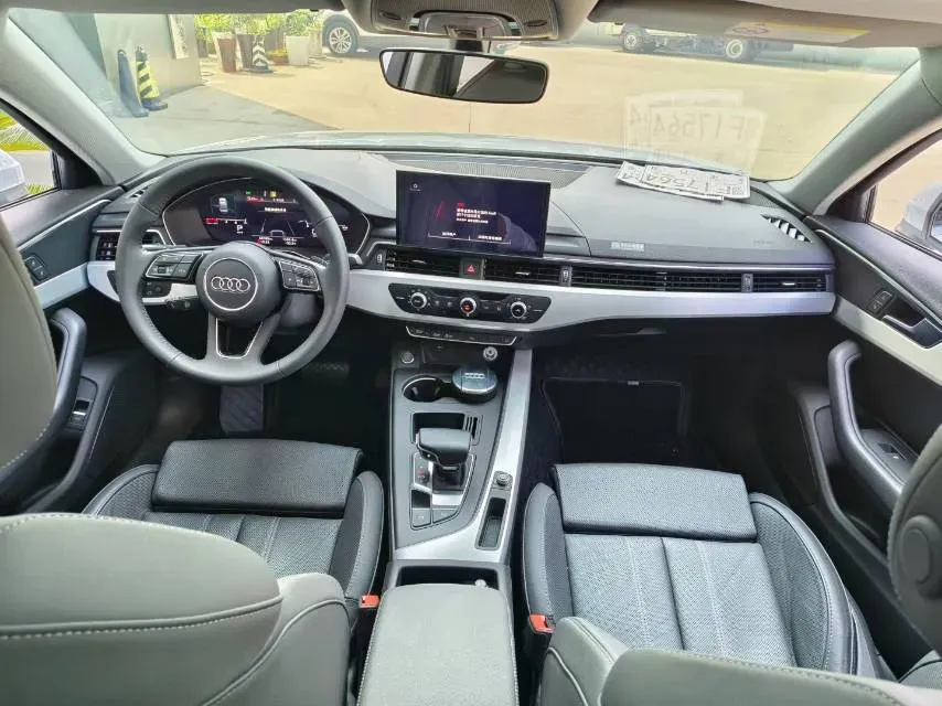 2020 Audi A4L 2.0T 190HP L4 7DCT,autocango,china used car exporter,china ev exporter,chinese used car exporter,chinese used ev exporter