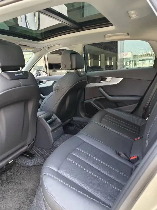 2020 Audi A4L 2.0T 190HP L4 7DCT,autocango,china used car exporter,china ev exporter,chinese used car exporter,chinese used ev exporter