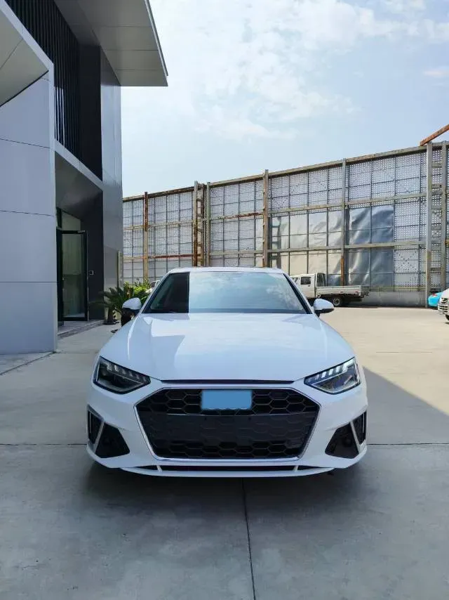 2020 Audi A4L 2.0T 190HP L4 7DCT,autocango,china used car exporter,china ev exporter,chinese used car exporter,chinese used ev exporter