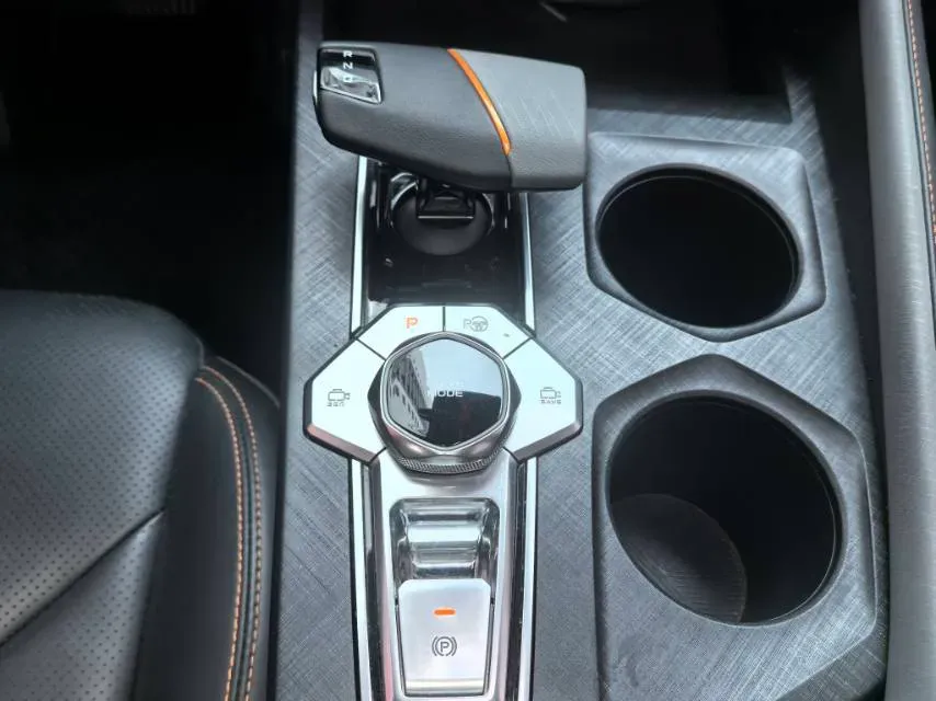 2022 ChangAn UNI-V 1.5T 188HP L4 7DCT,autocango,china used car exporter,china ev exporter,chinese used car exporter,chinese used ev exporter