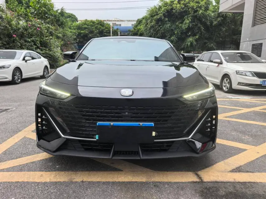 2022 ChangAn UNI-V 1.5T 188HP L4 7DCT,autocango,china used car exporter,china ev exporter,chinese used car exporter,chinese used ev exporter