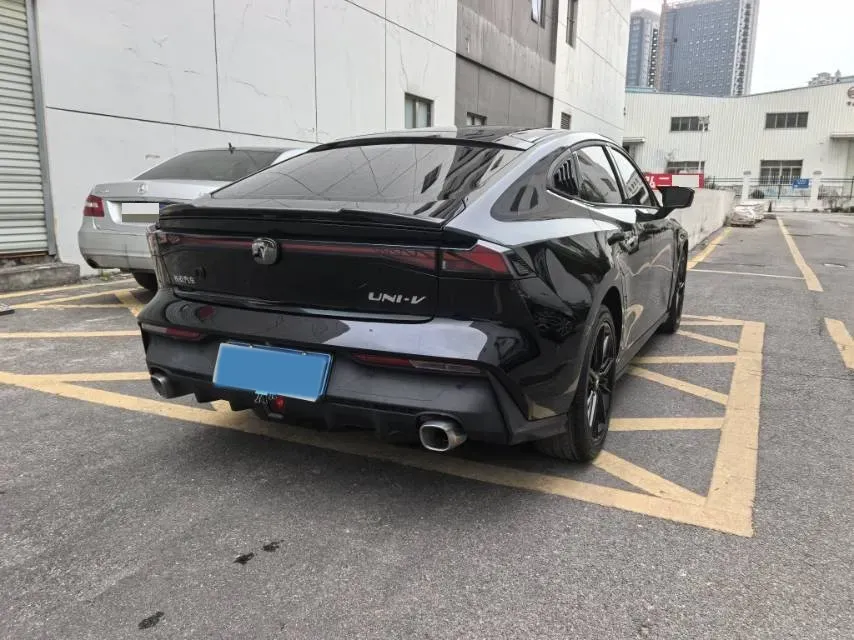 2022 ChangAn UNI-V 1.5T 188HP L4 7DCT,autocango,china used car exporter,china ev exporter,chinese used car exporter,chinese used ev exporter