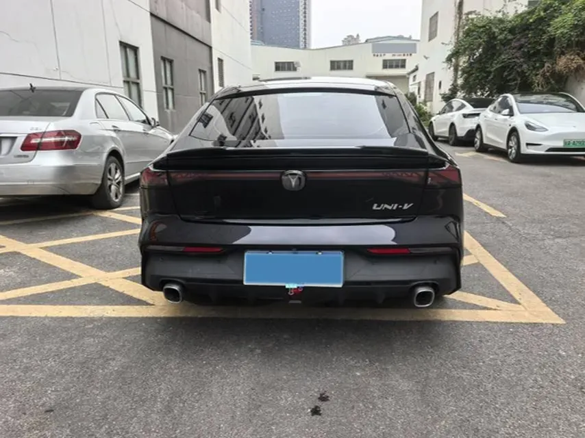 2022 ChangAn UNI-V 1.5T 188HP L4 7DCT,autocango,china used car exporter,china ev exporter,chinese used car exporter,chinese used ev exporter