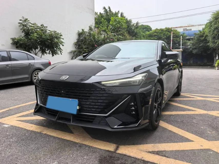 2022 ChangAn UNI-V 1.5T 188HP L4 7DCT,autocango,china used car exporter,china ev exporter,chinese used car exporter,chinese used ev exporter