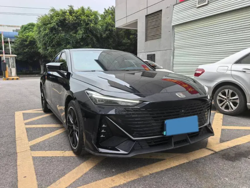 2022 ChangAn UNI-V 1.5T 188HP L4 7DCT,autocango,china used car exporter,china ev exporter,chinese used car exporter,chinese used ev exporter