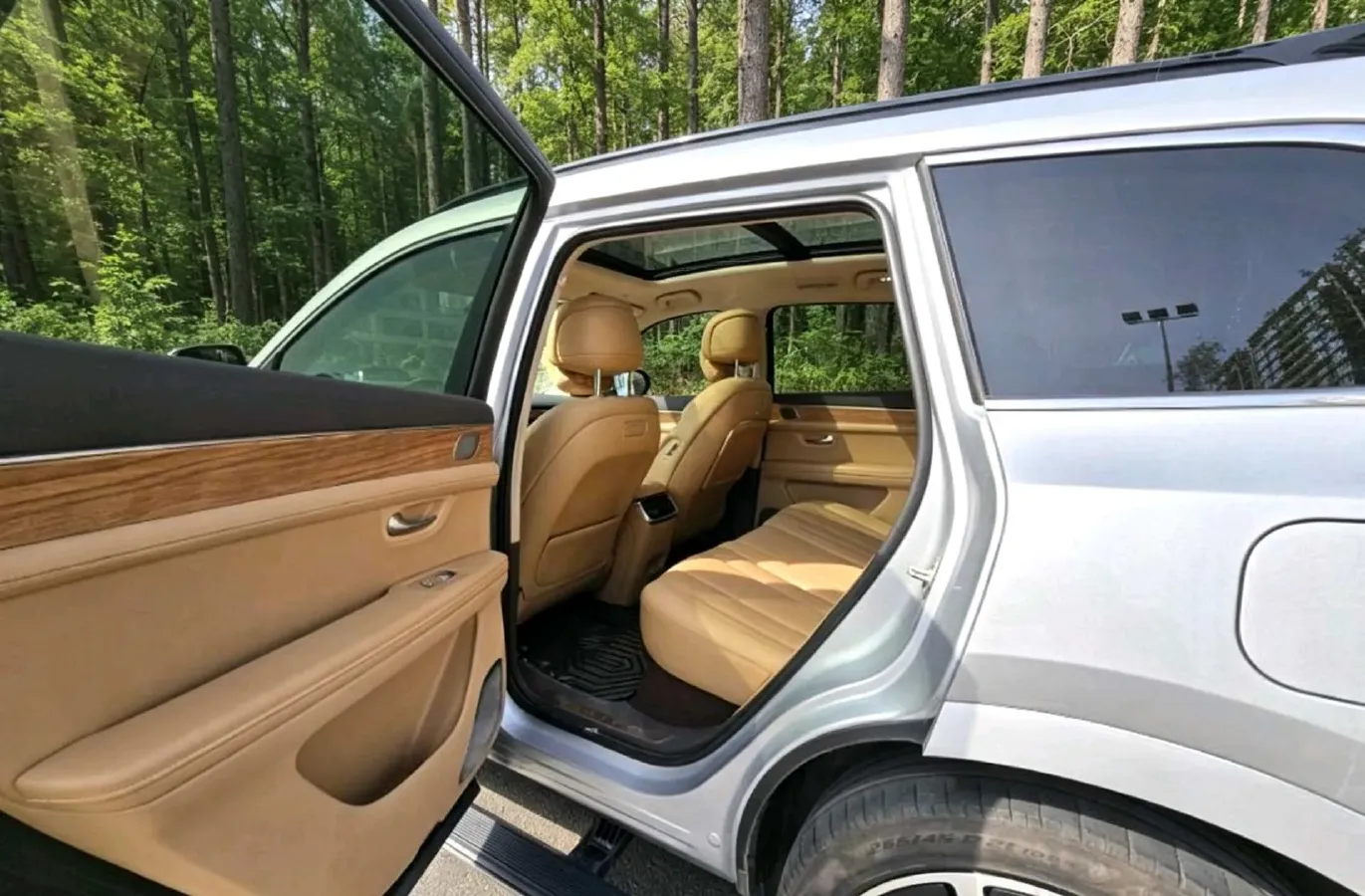 2024 AITO AITO M7 1.5T 152HP L4 REEV 42KWH,autocango,china used car exporter,china ev exporter,chinese used car exporter,chinese used ev exporter