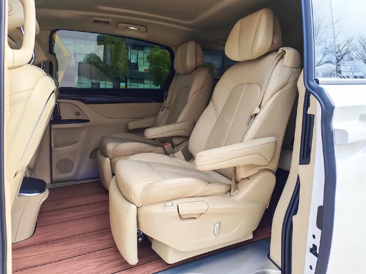 2023 Buick GL8 2.0T 237HP L4 9AT,autocango,china used car exporter,china ev exporter,chinese used car exporter,chinese used ev exporter