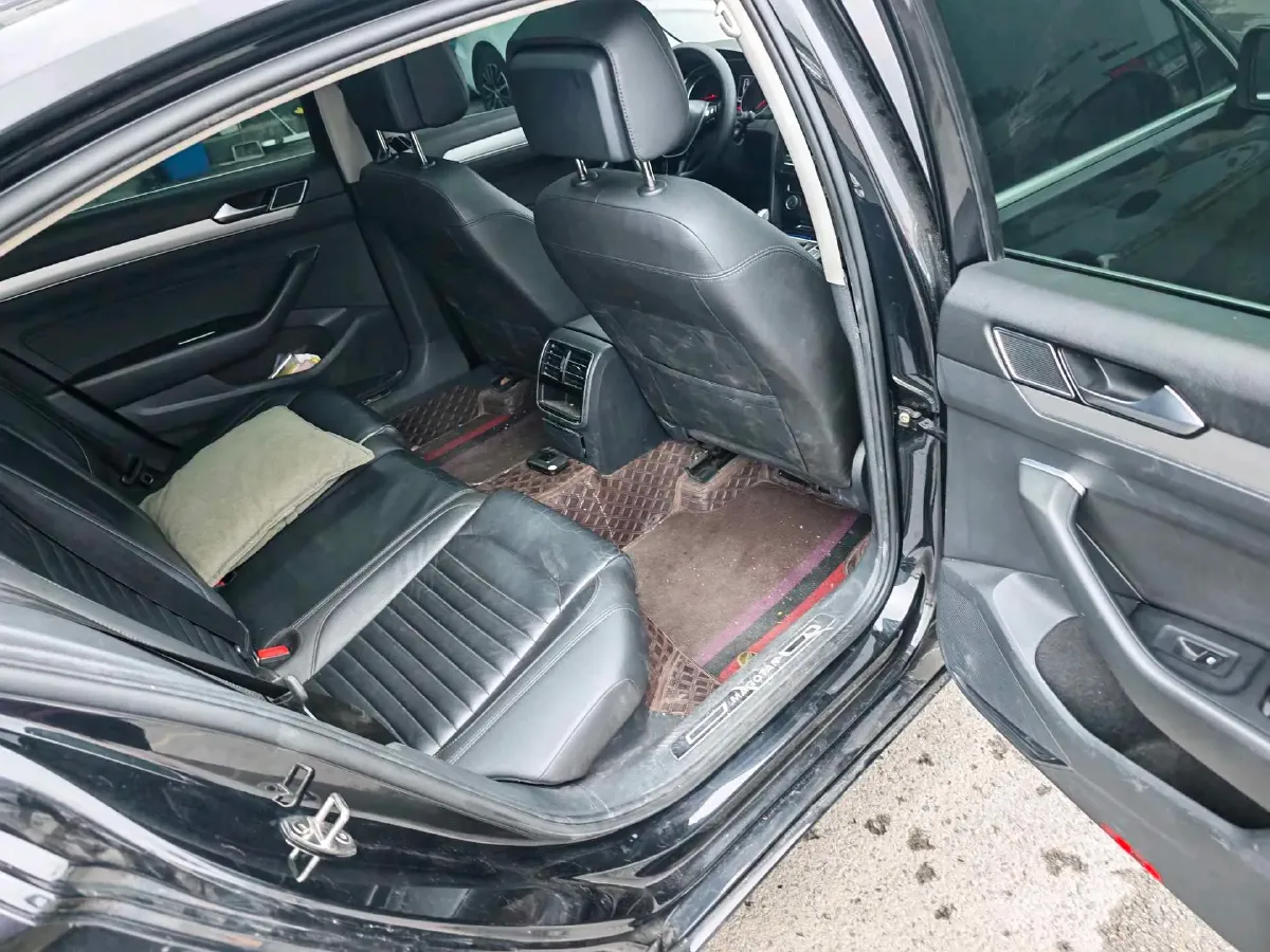 2018 Volkswagen Magotan 1.8T 180HP L4 7DCT,autocango,china used car exporter,china ev exporter,chinese used car exporter,chinese used ev exporter