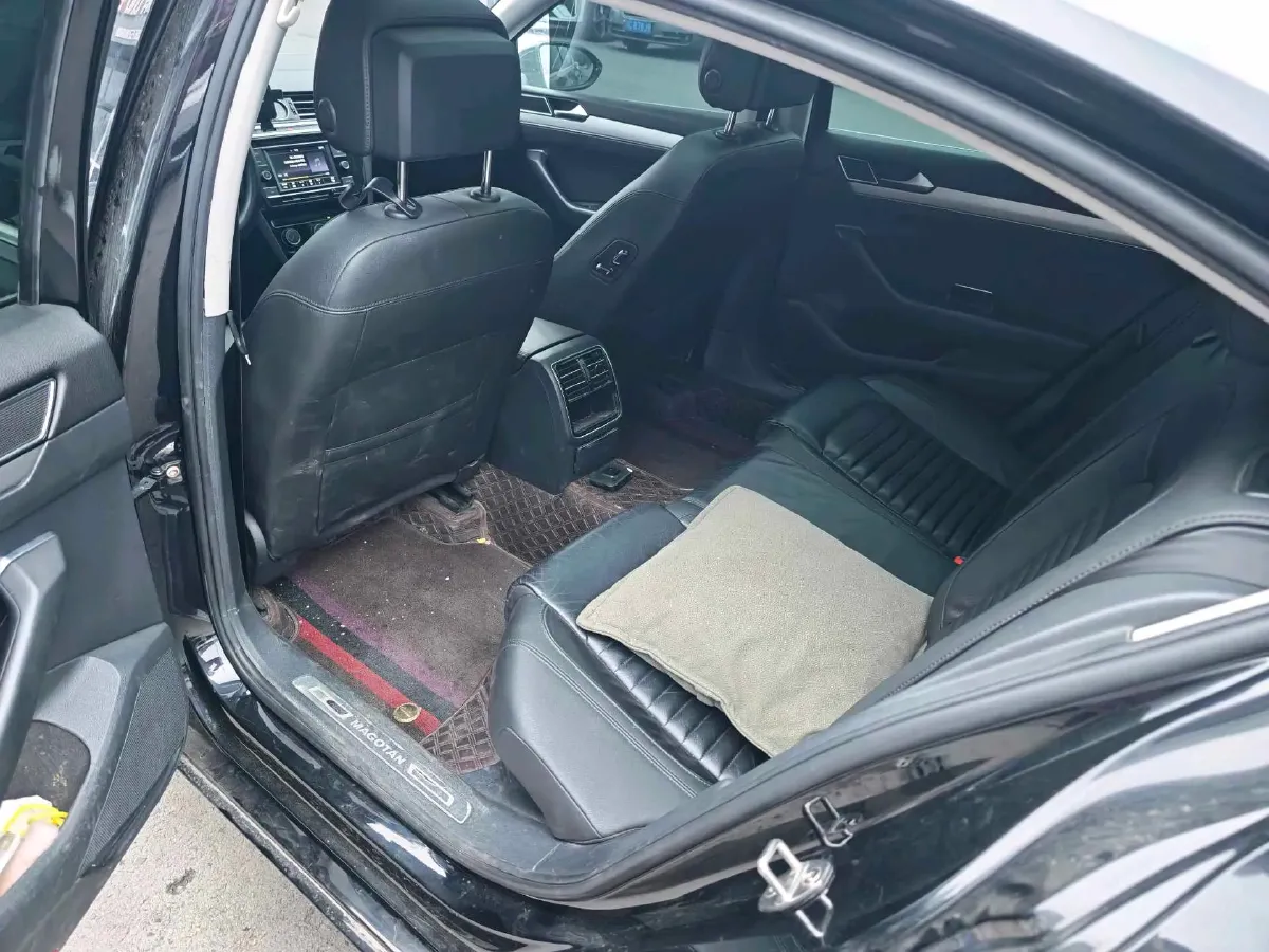 2018 Volkswagen Magotan 1.8T 180HP L4 7DCT,autocango,china used car exporter,china ev exporter,chinese used car exporter,chinese used ev exporter