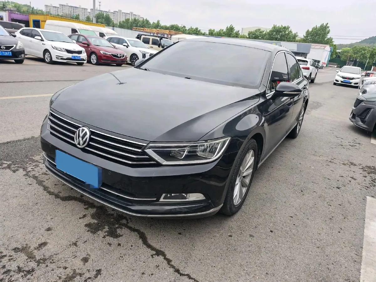 2018 Volkswagen Magotan 1.8T 180HP L4 7DCT,autocango,china used car exporter,china ev exporter,chinese used car exporter,chinese used ev exporter