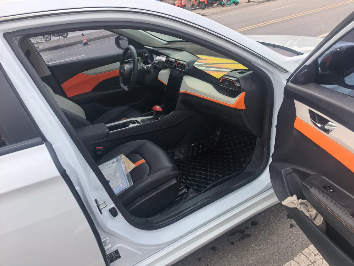 2023 DongFeng Aeolus YiXuan 1.5L 125HP L4 6DCT,autocango,china used car exporter,china ev exporter,chinese used car exporter,chinese used ev exporter