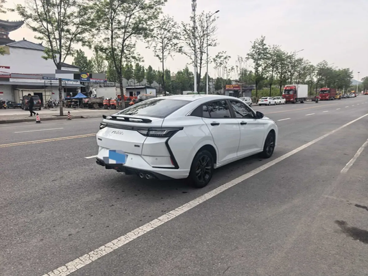 2023 DongFeng Aeolus YiXuan 1.5L 125HP L4 6DCT,autocango,china used car exporter,china ev exporter,chinese used car exporter,chinese used ev exporter