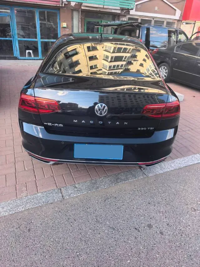 2020 Volkswagen Magotan 2.0T 186HP L4 7DCT,autocango,china used car exporter,china ev exporter,chinese used car exporter,chinese used ev exporter