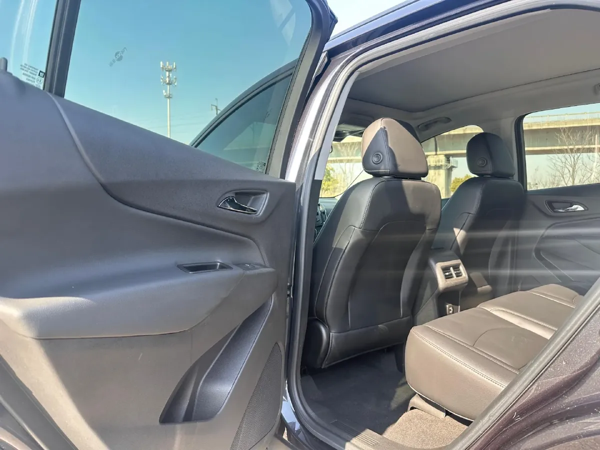 2022 Chevrolet Equinox 1.5T 169HP L4 6AT,autocango,china used car exporter,china ev exporter,chinese used car exporter,chinese used ev exporter