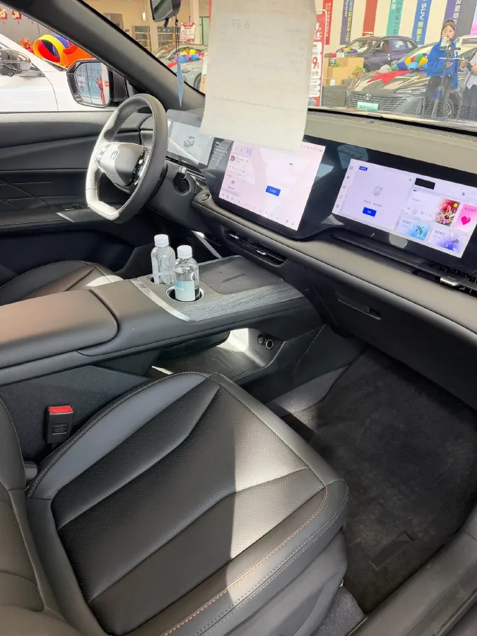 2025 ChangAn CS75 Plus 1.5T 192HP L4 8AT,autocango,china used car exporter,china ev exporter,chinese used car exporter,chinese used ev exporter