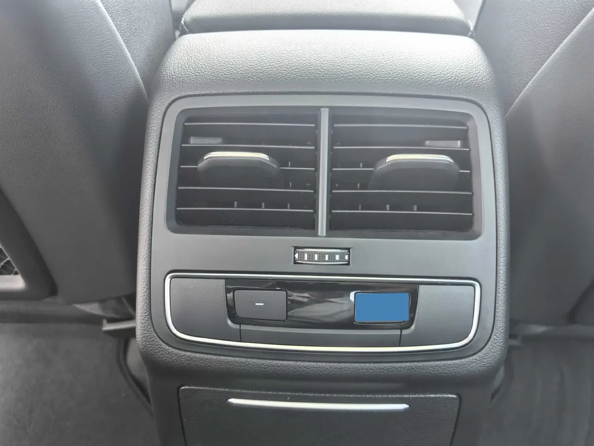 2020 Audi A4L 2.0T 190HP L4 7DCT,autocango,china used car exporter,china ev exporter,chinese used car exporter,chinese used ev exporter