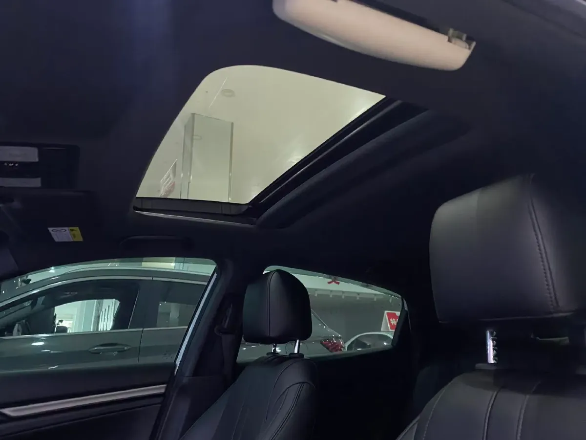 2021 Honda Civic 1.5T 177HP L4 CVT,autocango,china used car exporter,china ev exporter,chinese used car exporter,chinese used ev exporter