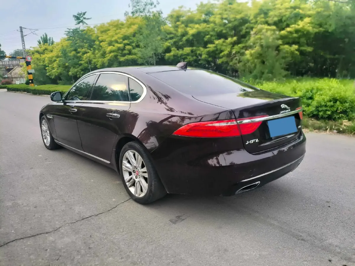 2018 Mercedes-Benz E Class 2.0T 184HP L4 9AT,autocango,china used car exporter,china ev exporter,chinese used car exporter,chinese used ev exporter