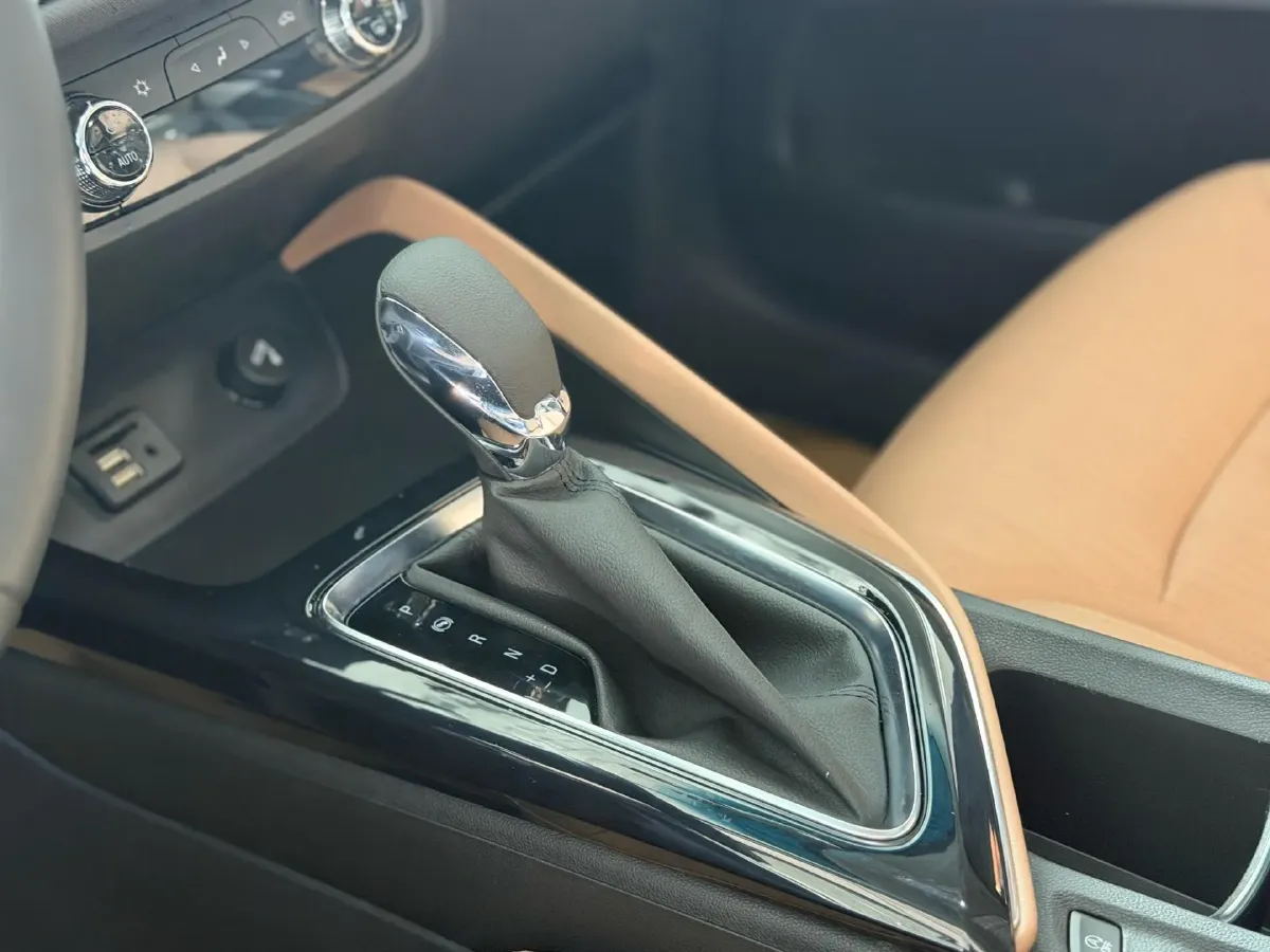 2021 Buick GL6 1.3T 163HP L3 6AT,autocango,china used car exporter,china ev exporter,chinese used car exporter,chinese used ev exporter