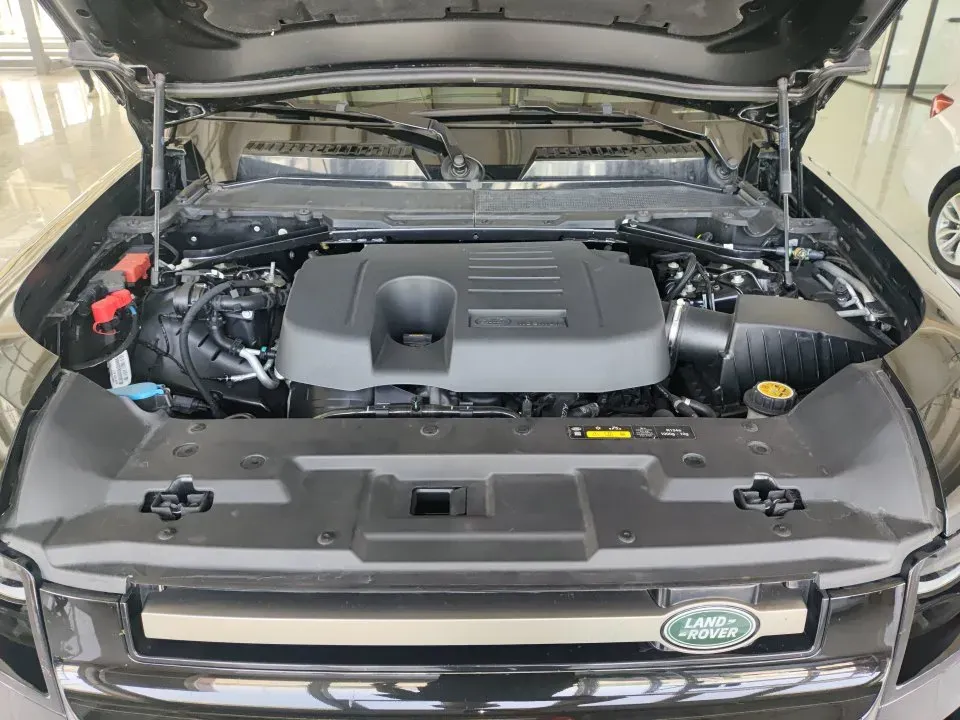 2023 Land Rover Defender 3.0T 400HP L6 8AT,autocango,china used car exporter,china ev exporter,chinese used car exporter,chinese used ev exporter